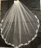 Fingertip Wedding Veil – Lace Edge Bridal Veil, Single Tier Soft Tulle Veil
