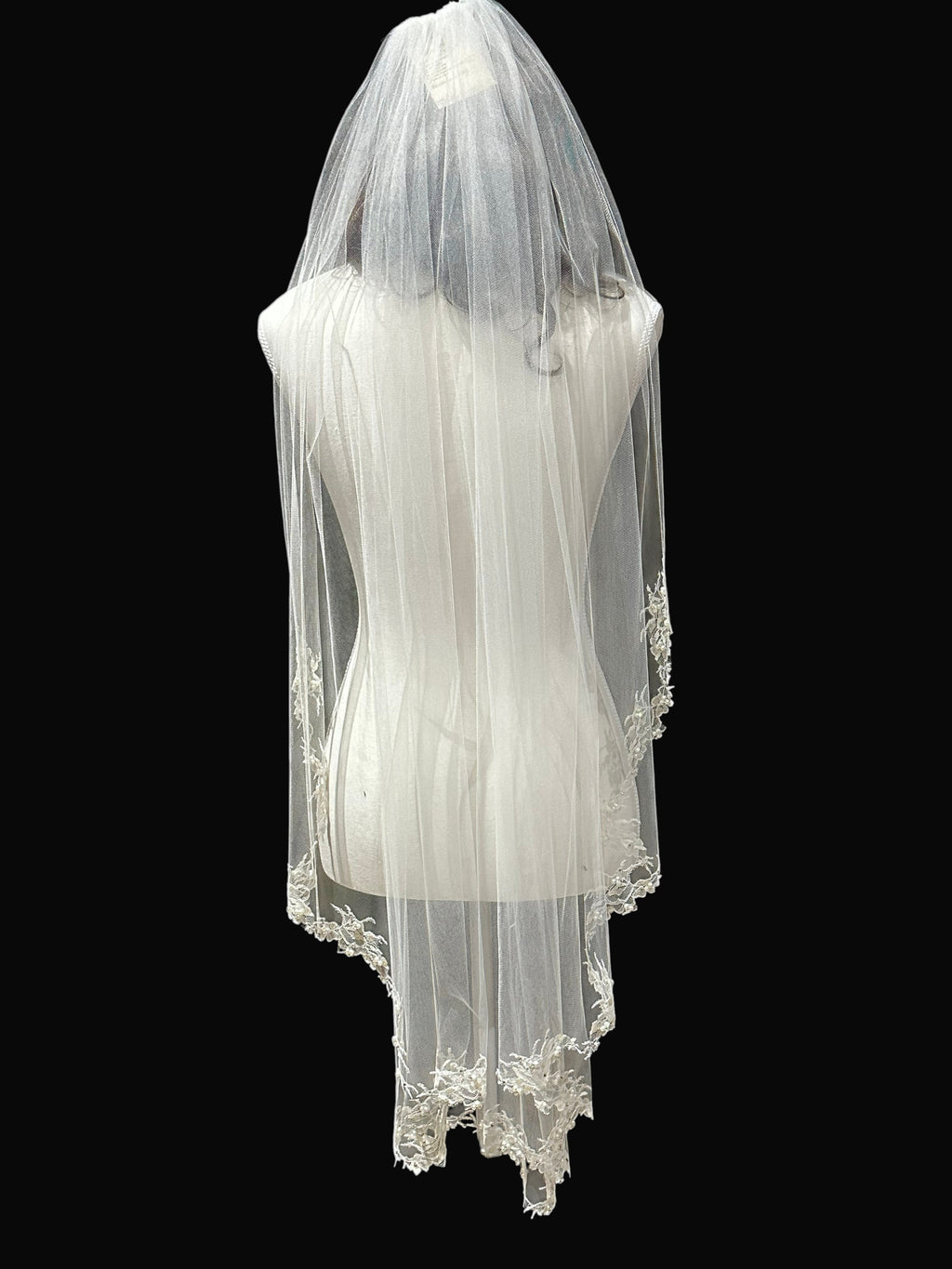 Fingertip Wedding Veil – Lace Edge Bridal Veil, Single Tier Soft Tulle Veil