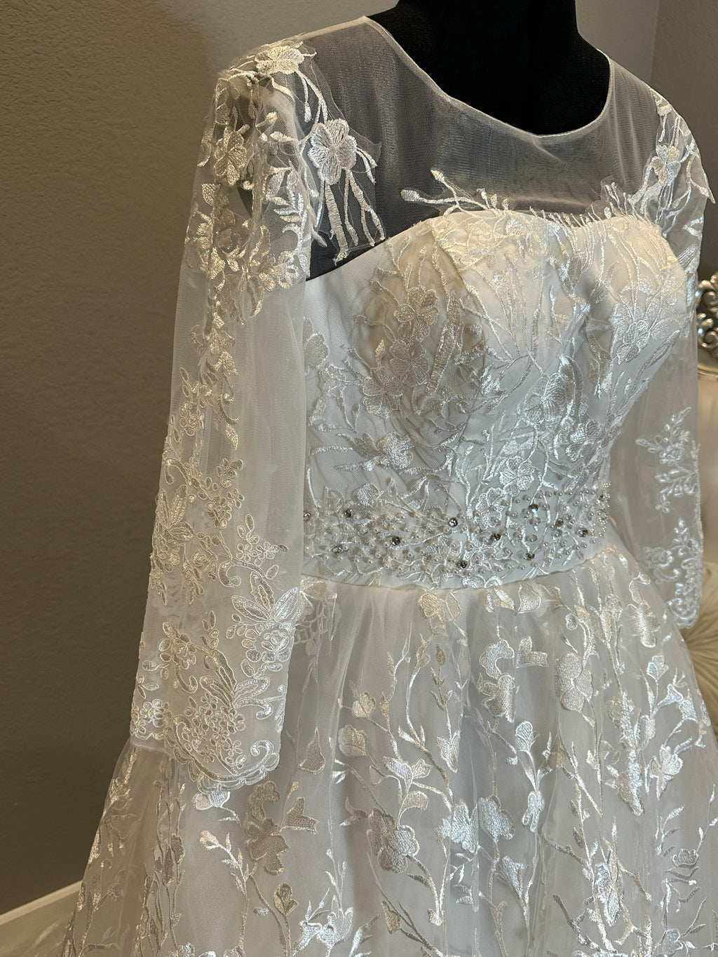 Illusion Sleeve Ball Gown Wedding Dress – Lace Appliqué, Full Tulle Skirt, Cathedral Train- SIZE 18
