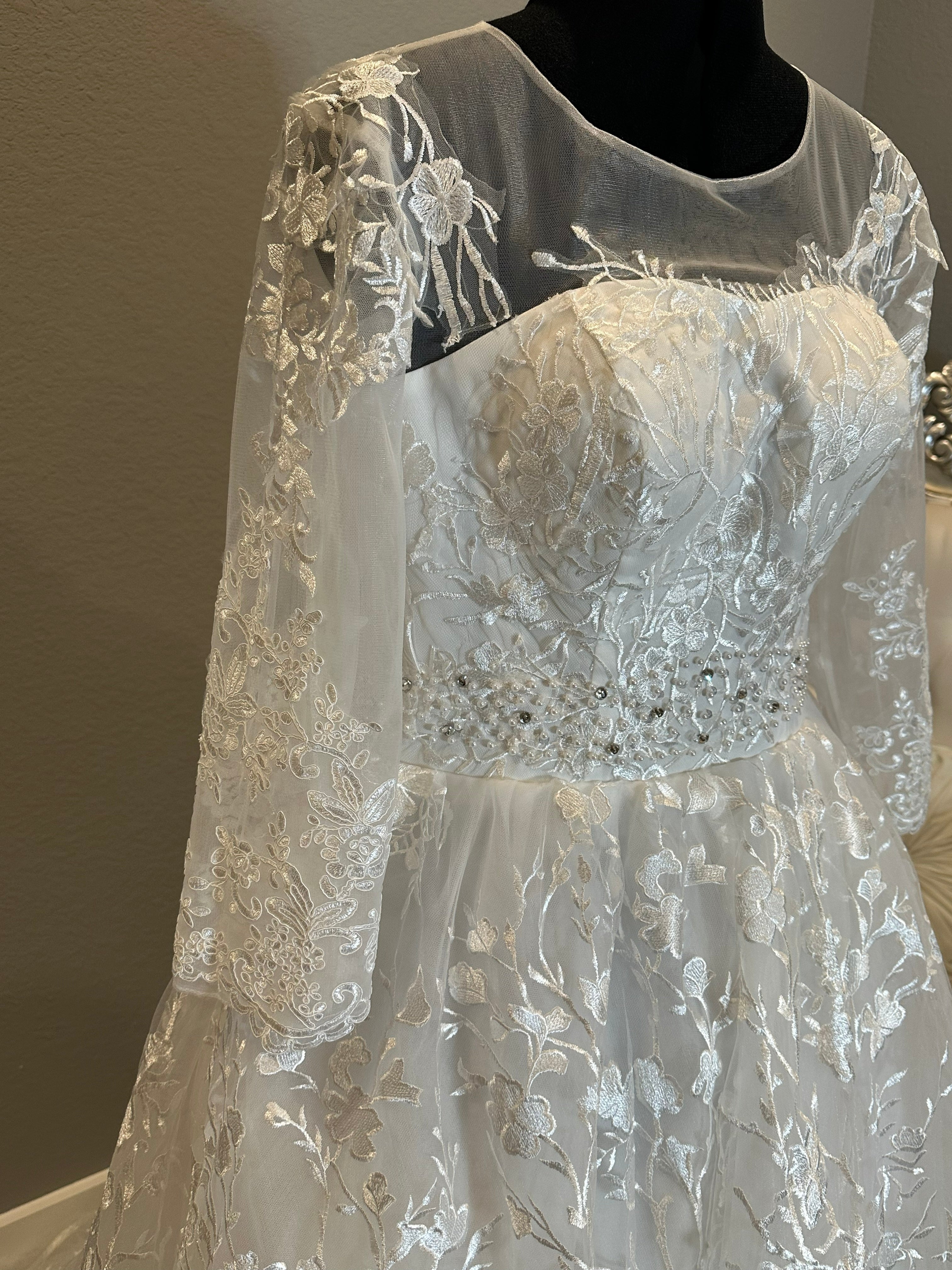 Illusion Sleeve Ball Gown Wedding Dress – Lace Appliqué, Full Tulle Skirt, Cathedral Train- SIZE 18
