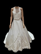 Gloria Vanderbilt Elegant High-Neck Lace Ball Gown with Cathedral Train SIZE 10