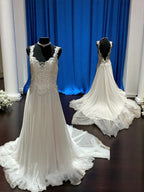 Justin Alexander Romantic Lace A-Line Wedding Dress with Deep V Back | Boho Tulle Bridal Gown SIZE 8