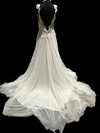 Justin Alexander Romantic Lace A-Line Wedding Dress with Deep V Back | Boho Tulle Bridal Gown SIZE 8