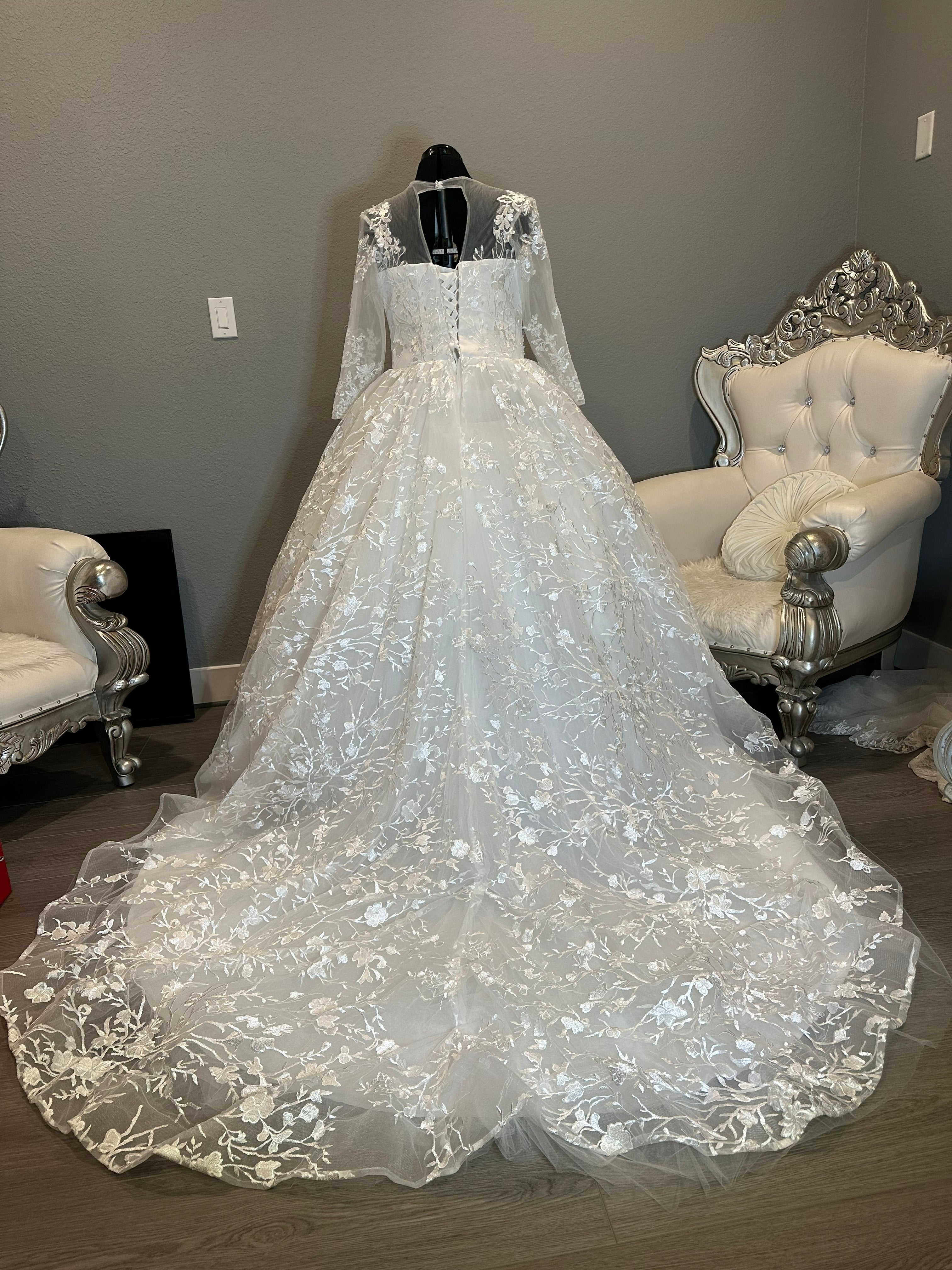 Illusion Sleeve Ball Gown Wedding Dress – Lace Appliqué, Full Tulle Skirt, Cathedral Train- SIZE 18