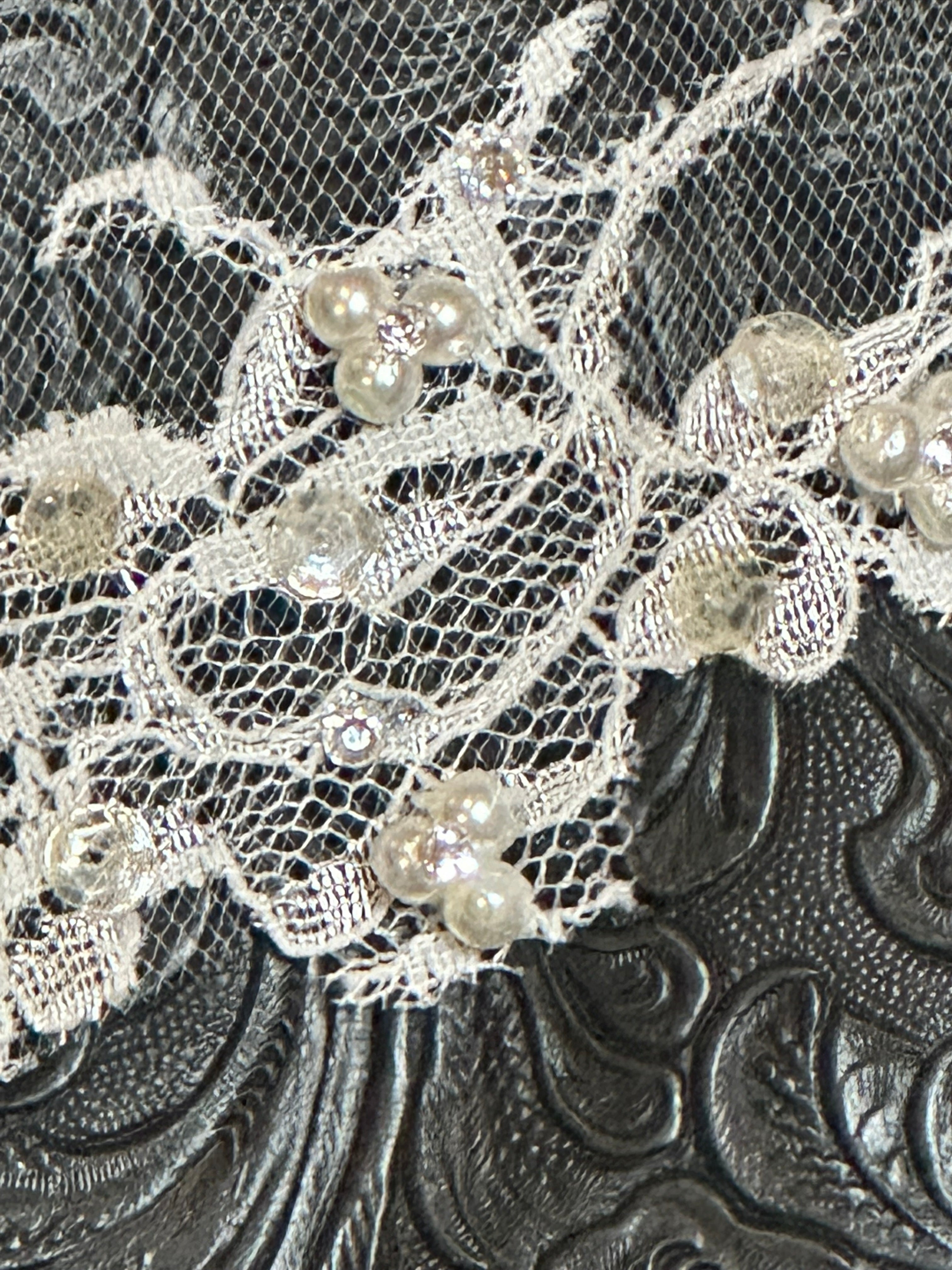 Fingertip Wedding Veil – Lace Edge Bridal Veil, Single Tier Soft Tulle Veil