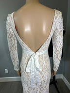 Lulus Sheath-Style Wedding Gown with Long Sleeves and Elegant Floral Lace Accents/ SIZE 2