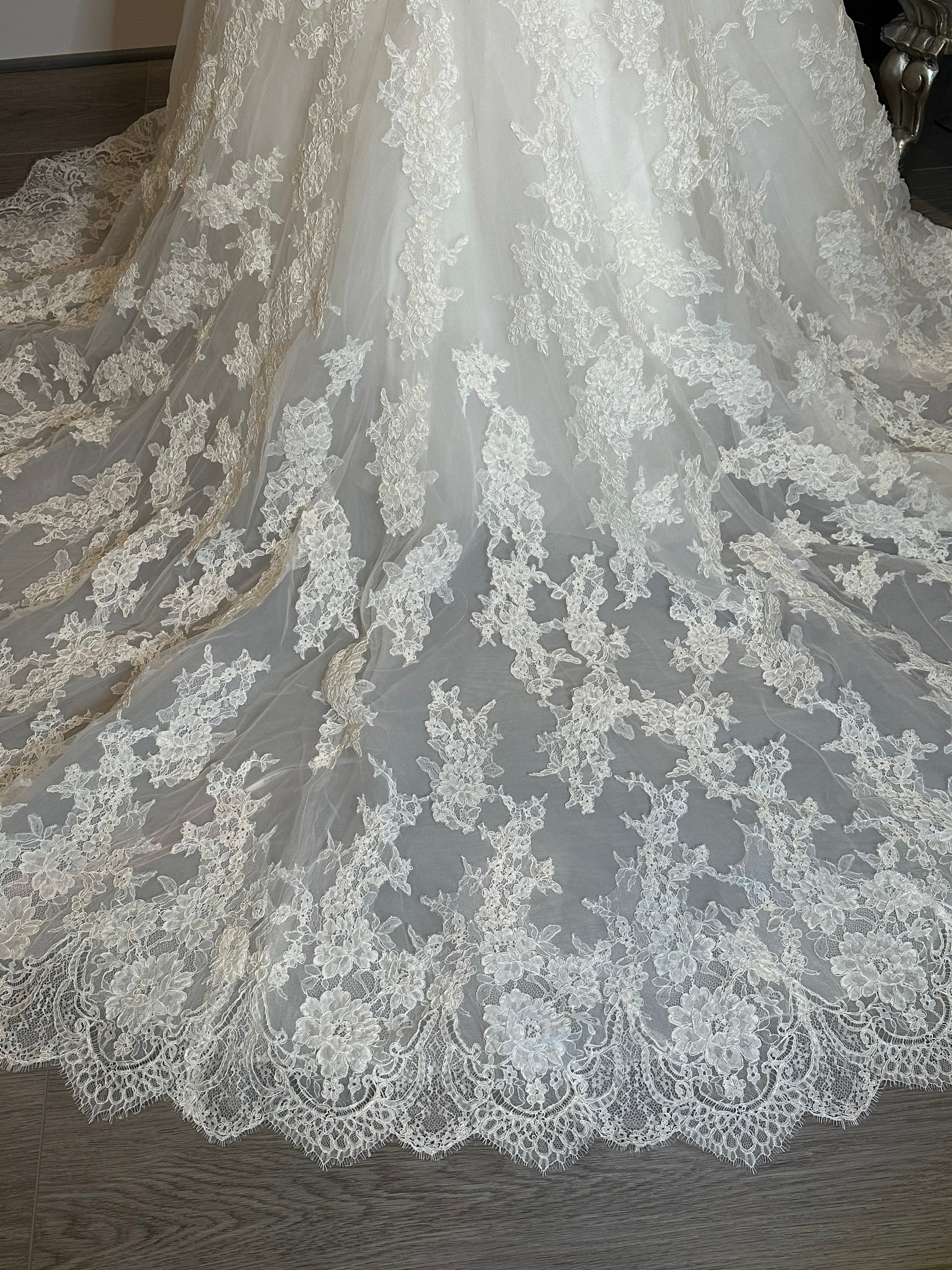 Martina Liana Lace Mermaid Wedding Dress – V Neck, Low Back, Button Detail, Ivory- SIZE 2