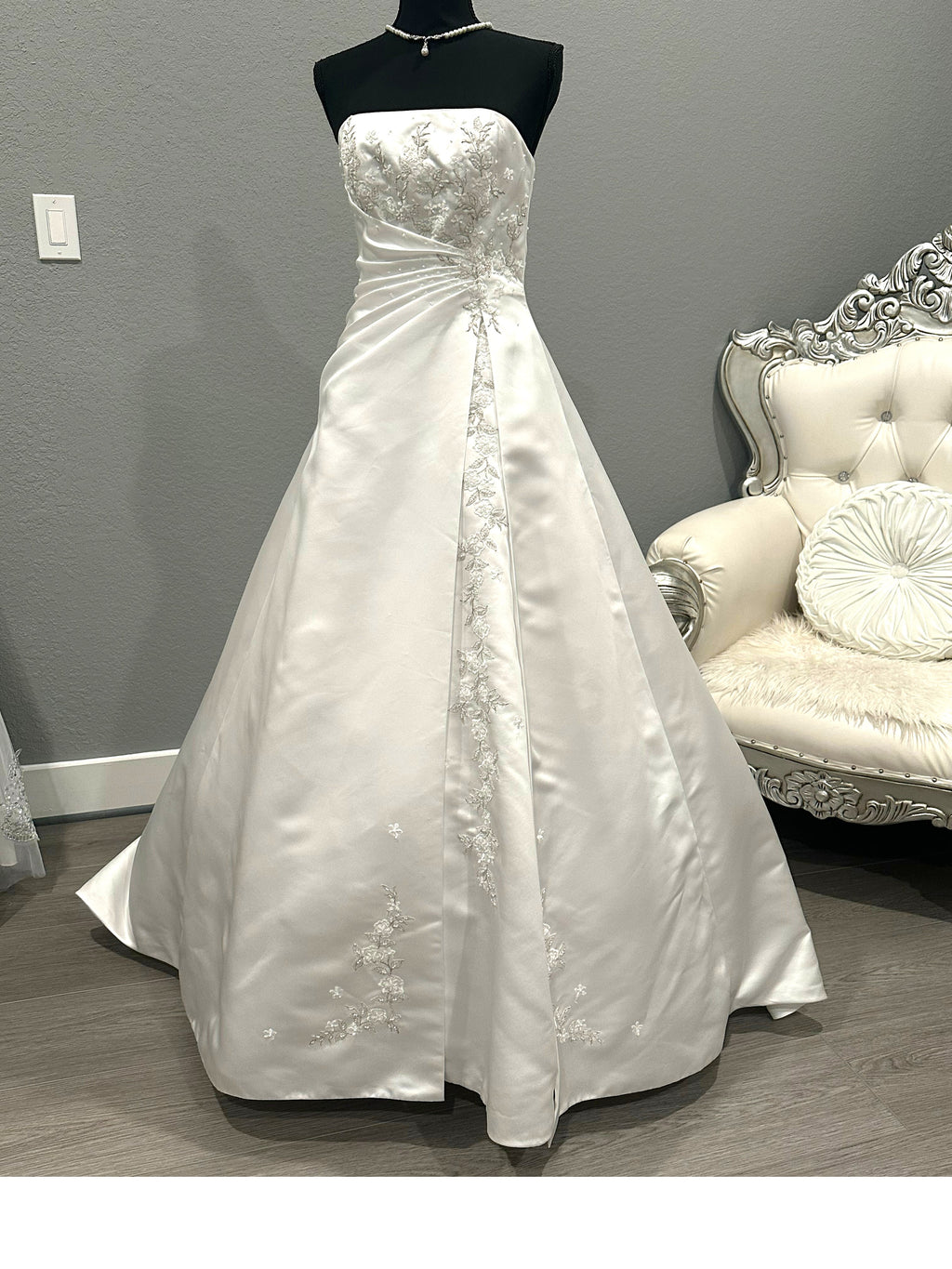 Michaelangelo David’s Bridal Strapless Satin A-Line Wedding Dress w/ Corset Back & Chapel Train SIZE 8
