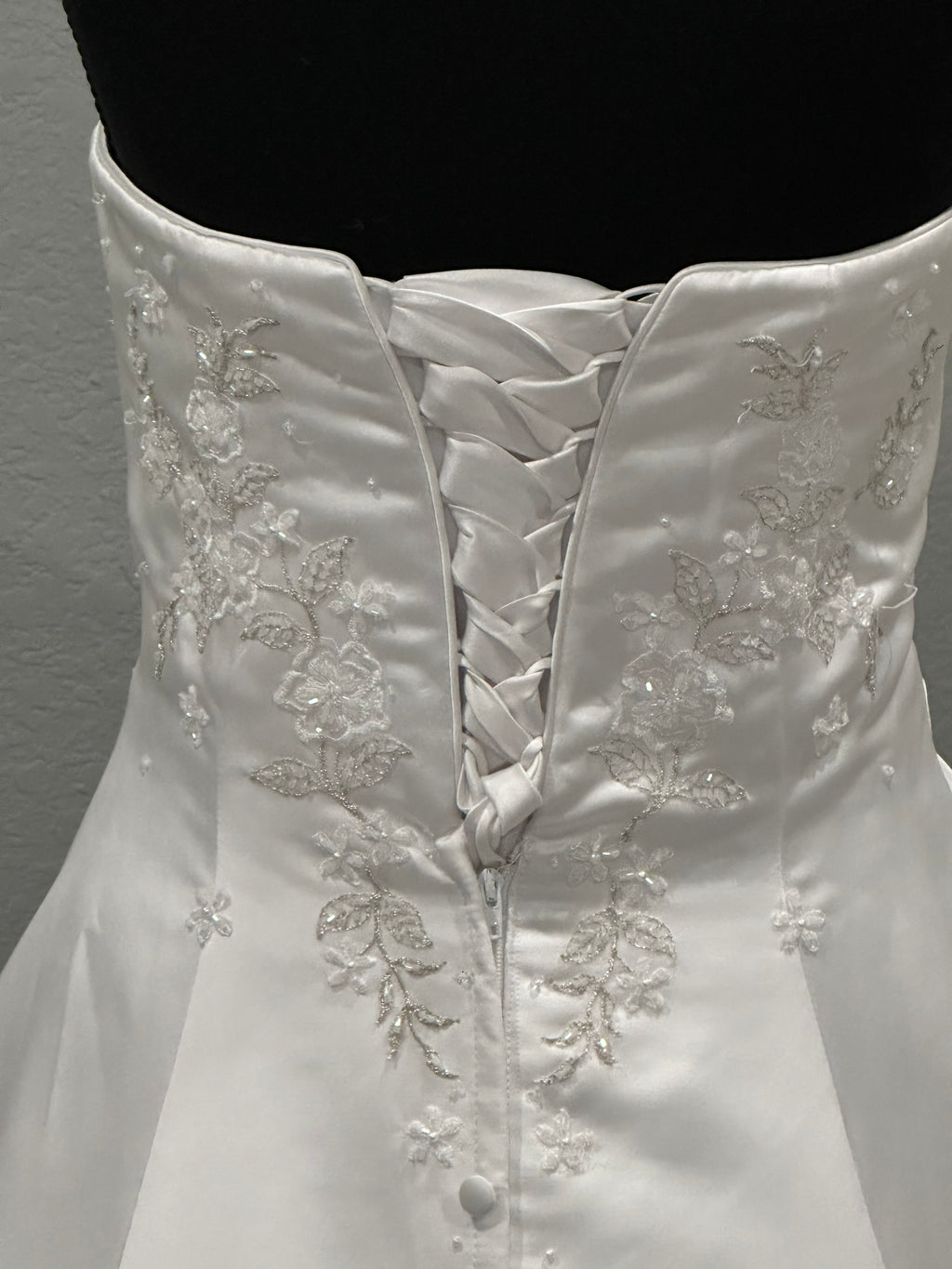 Michaelangelo David’s Bridal Strapless Satin A-Line Wedding Dress w/ Corset Back & Chapel Train SIZE 8
