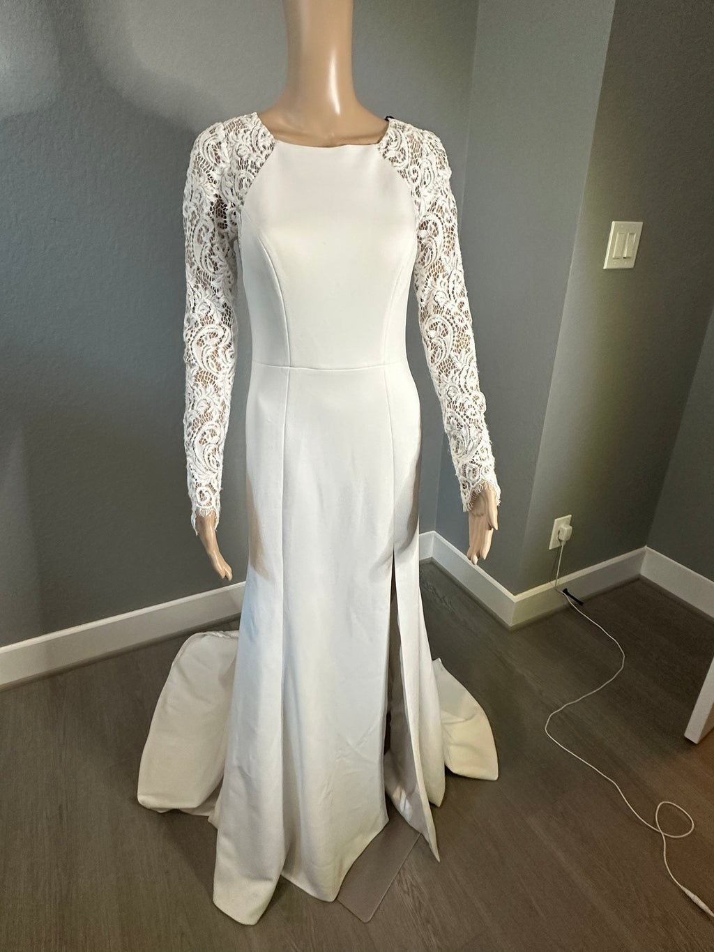 Jenny Yoo- Vow'd Fitted Long Sleeve Sheath with Dress with Elegant Lace/ SIZE 4