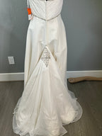 Rhiannon A-Line Strapless Sweetheart Wedding Dress/ SIZE 4