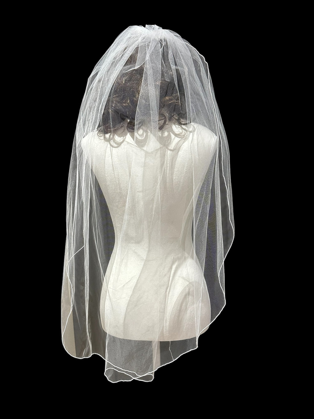Classic Finger-Tip Single Tier Tulle Wedding Veil with Lace Trim