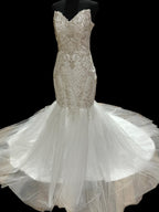 Custom Modern Mermaid-Style Wedding Gown with a Stunning Sweetheart Neckline- SIZE4