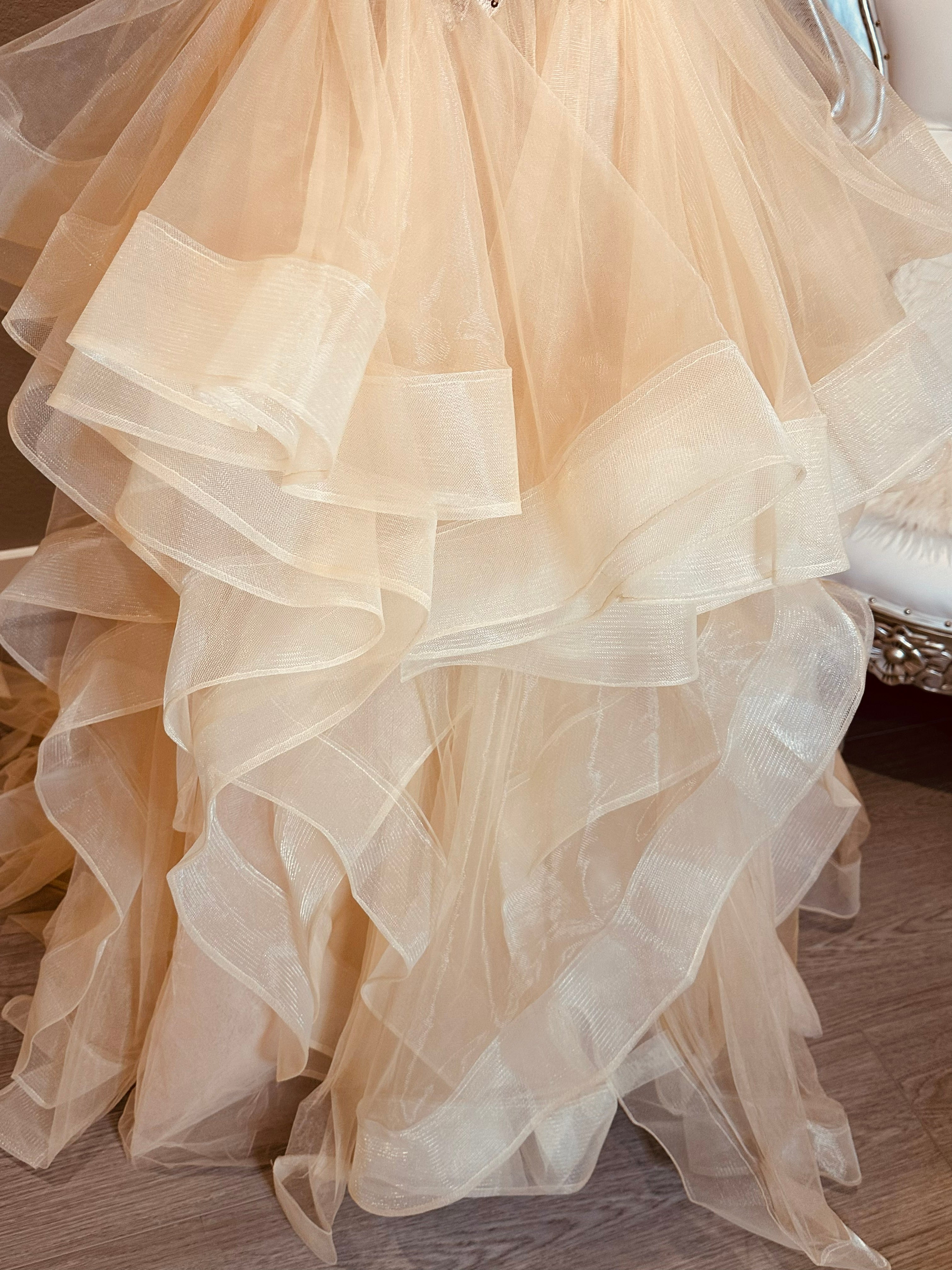 Strapless Ball Gown Wedding Dress w/ Layered Organza Skirt, Beaded Waist & Chapel Train SIZE 14