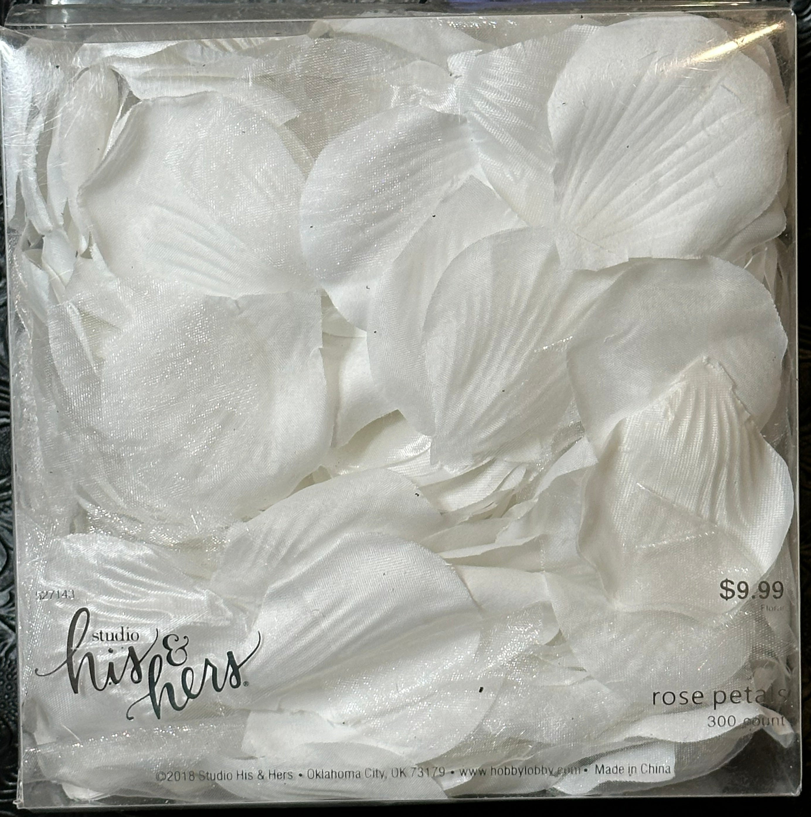 Studio His & Hers White Rose Petals – 300 Count